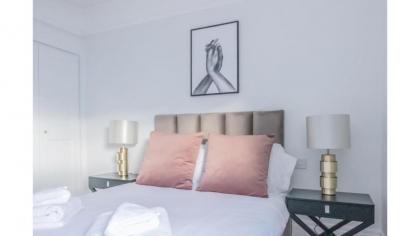 Royal Kensington - Premium 3 bed - image 7