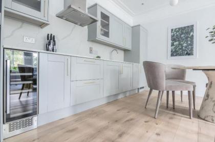 Royal Kensington - Premium 3 bed - image 8