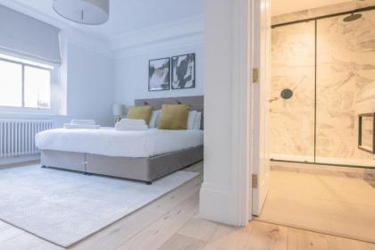 Royal Kensington - Premium 3 bed - image 9