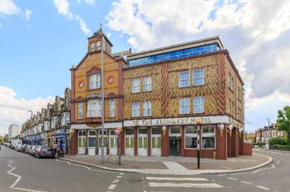 The Lion & Key Hotel - image 3