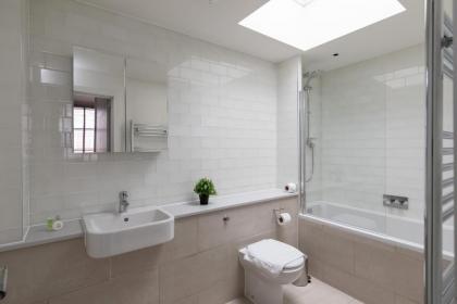homely – Central London West End Apartments - image 7