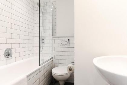 Stay Inn Trafalgar Square - image 18
