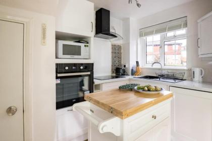 Exclusive Home in Acton by UnderTheDoormat - image 6