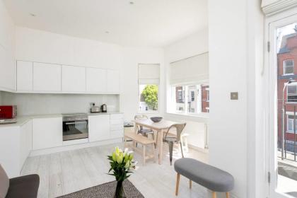 GuestReady - West Kensington Home wBalcony London 