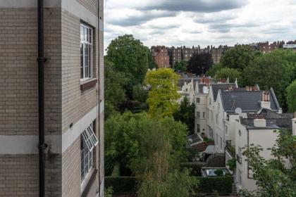 Stylish Art Deco 1 bedroom in West London - image 13