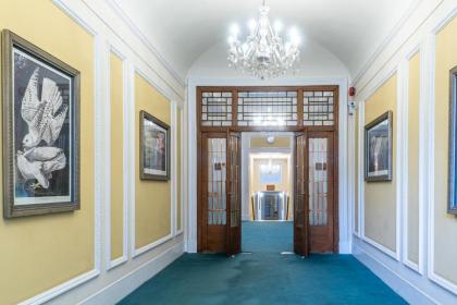 Stylish Art Deco 1 bedroom in West London - image 4