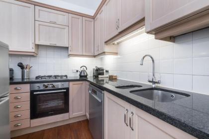 1BR Duplex apartment 10 min from Regents Park - image 6