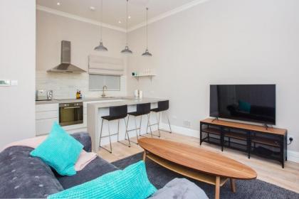 Modern & Spacious 1 Bedroom Apartment in London