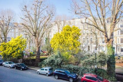 Modern & Spacious 1 Bedroom Apartment in London - image 16