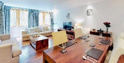 Spacious 3 bedroom apartment with terrace