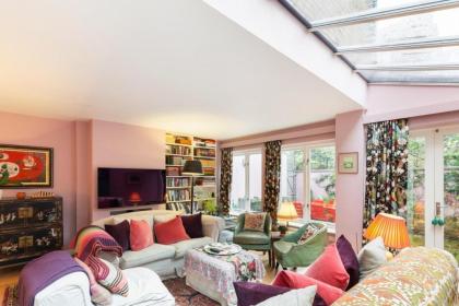Lovely 4-Bedroom House near Portobello London