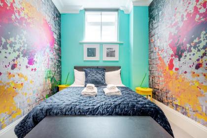 Stunning Home near Earl's Court by UndertheDoormat - image 10