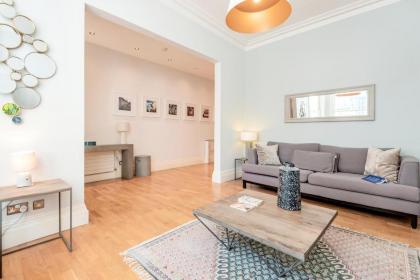 Stunning Home near Earl's Court by UndertheDoormat - image 14