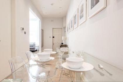 Stunning Home near Earl's Court by UndertheDoormat - image 19
