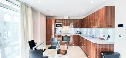 Two Bed Serviced Apt in Old Street - image 11