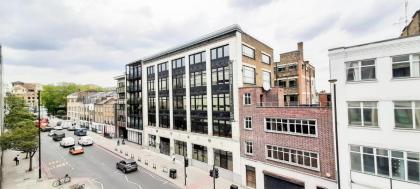Two Bed Serviced Apt in Old Street - image 12