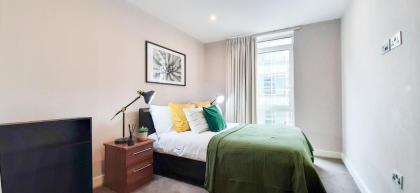 Two Bed Serviced Apt in Old Street - image 18