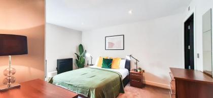 Two Bed Serviced Apt in Old Street - image 26