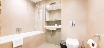 Two Bed Serviced Apt in Old Street - image 7