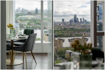 Luxurious Spacious 2Bed Flat in Canary Wharf w/views of River Thames - image 13