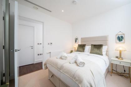 Luxurious Spacious 2Bed Flat in Canary Wharf w/views of River Thames - image 14