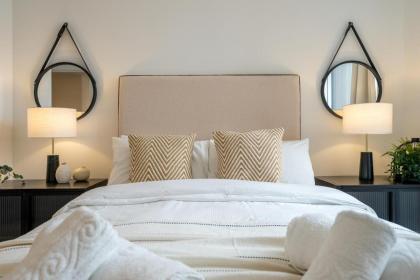Luxurious Spacious 2Bed Flat in Canary Wharf w/views of River Thames - image 15