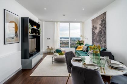 Luxurious Spacious 2Bed Flat in Canary Wharf w/views of River Thames - image 2