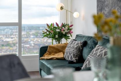 Luxurious Spacious 2Bed Flat in Canary Wharf w/views of River Thames - image 4
