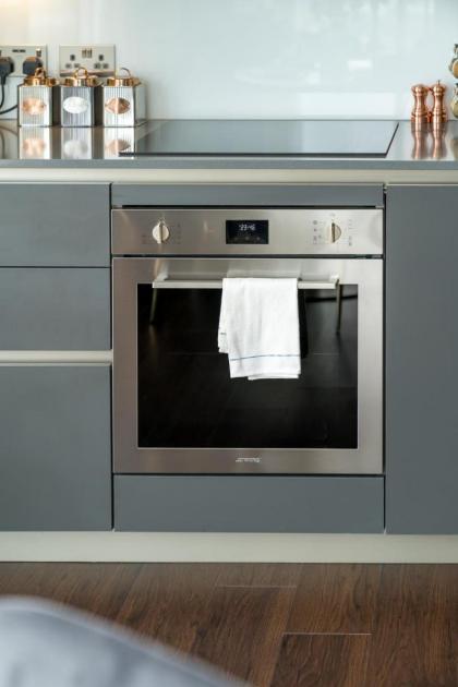 Luxurious Spacious 2Bed Flat in Canary Wharf w/views of River Thames - image 7