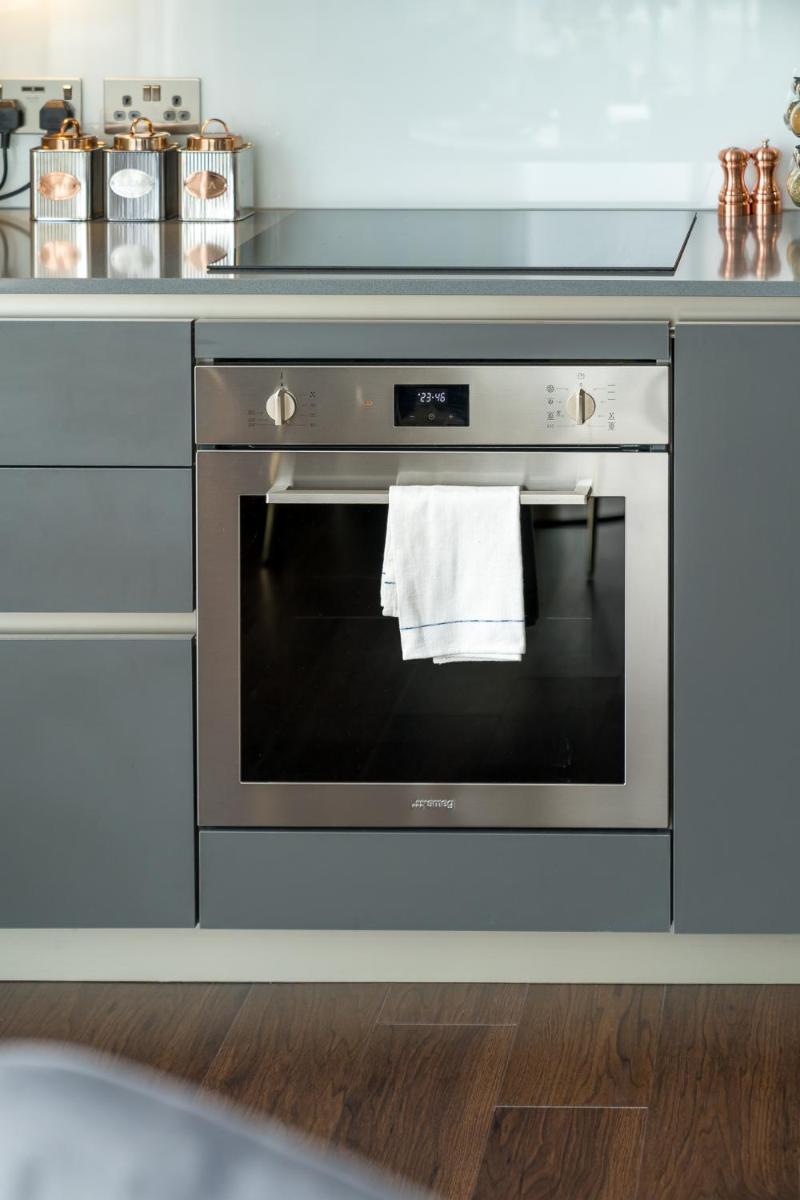 Luxurious Spacious 2Bed Flat in Canary Wharf w/views of River Thames - image 7