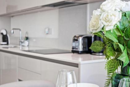 Lux 2 & 3 Bed Apartments in Camden Town FREE WIFI by City Stay Aparts London - image 21