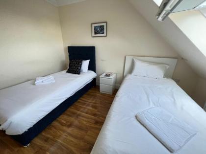 RC Airport Rooms - image 20