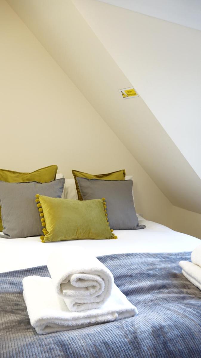 RC Airport Rooms - image 5