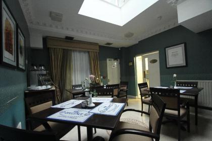 Opulence Boutique Hotel - image 2