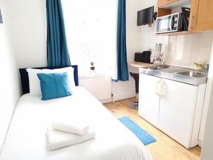 F18-Awesome Studio for 1 near Paddington-D13
