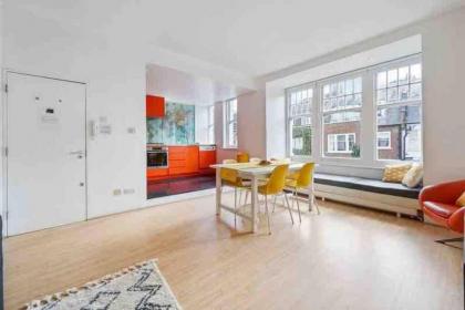 Luxury Apartment in Belsize Park - image 3