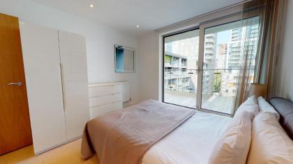 Two Bedroom Serviced Apartment in Indescon Square Canary Wharf - image 8