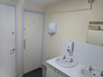 HARLOW INTERNATIONAL HOSTEL - image 16