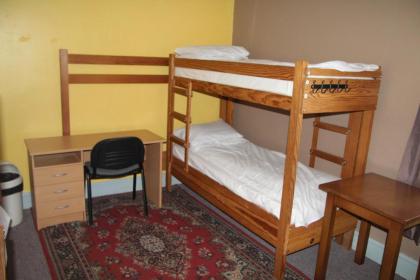 HARLOW INTERNATIONAL HOSTEL - image 2