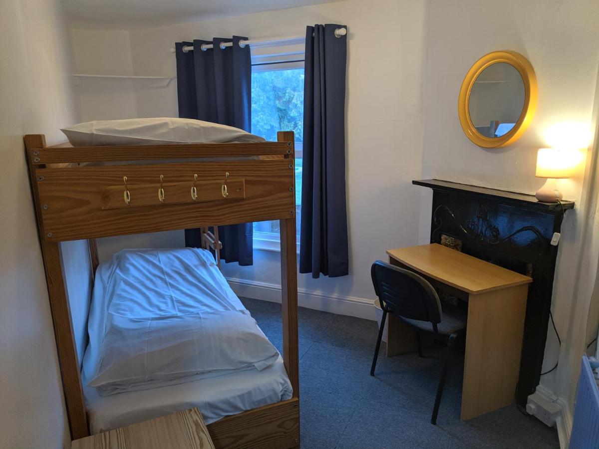 HARLOW INTERNATIONAL HOSTEL - image 5