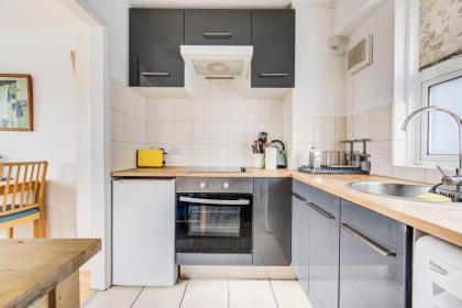 GuestReady - Penthouse Flat in Trendy Peckham - image 16