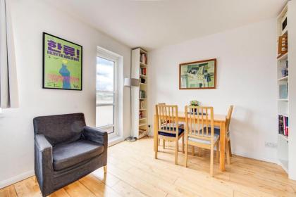 GuestReady - Penthouse Flat in Trendy Peckham - image 17