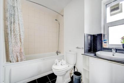 GuestReady - Penthouse Flat in Trendy Peckham - image 18