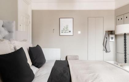 The Leicester Square Apartment By Hok Living - image 23