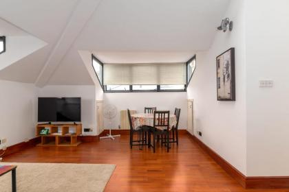GuestReady - Sunny Top Floor Flat with views - image 11