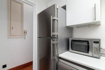 GuestReady - Sunny Top Floor Flat with views - image 18