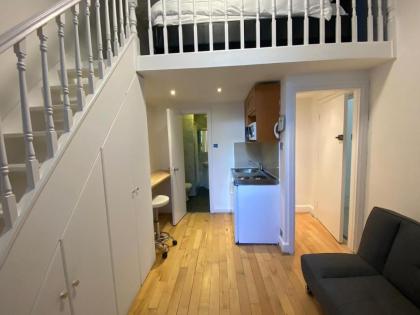 F5- Mezzanine Studio fits 3 Near Paddington