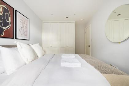 The Margravine Maisonette - Modern & Bright 2BDR Flat - image 23