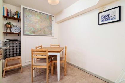 GuestReady - Beautiful 2BR Townhouse w Garden - image 15