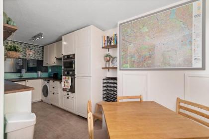 GuestReady - Beautiful 2BR Townhouse w Garden - image 17